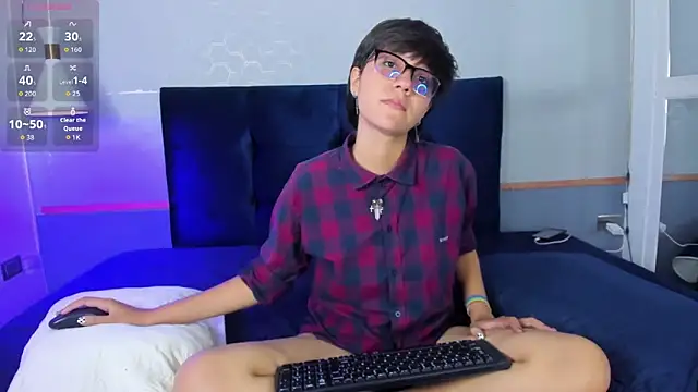 Snapshot of Tsuki_Maru chatting on 10/09/25, 08:29 Tsuki Maru online show from 10/09/25, 08:29