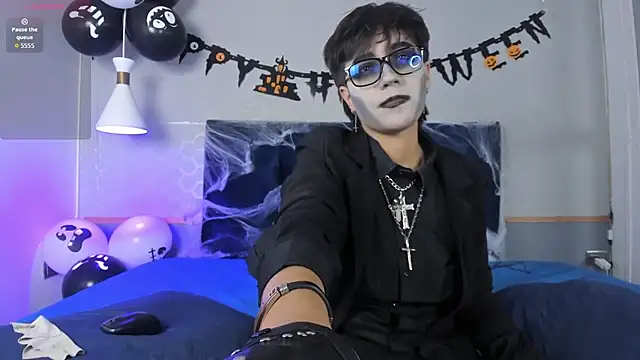 Snapshot of Tsuki_Maru chatting on 10/14/25, 07:58 Tsuki Maru online show from 10/14/25, 07:58