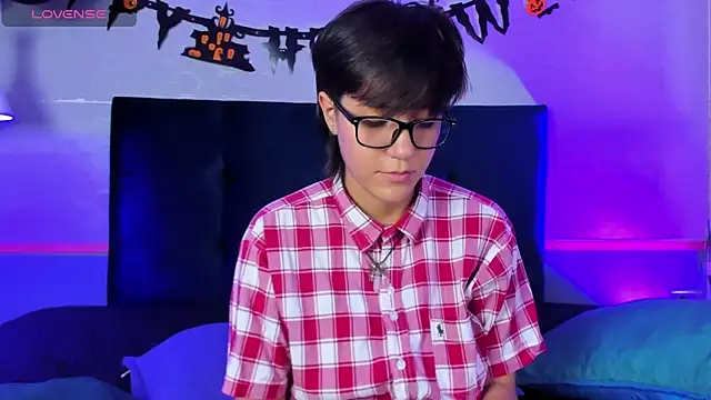 Snapshot of Tsuki_Maru chatting on 10/25/25, 08:36 Tsuki Maru online show from 10/25/25, 08:36