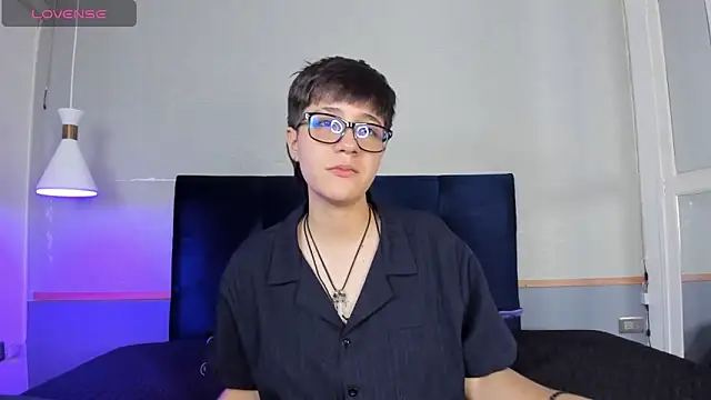 Snapshot of Tsuki_Maru chatting on 11/17/25, 08:36 Tsuki Maru online show from 11/17/25, 08:36