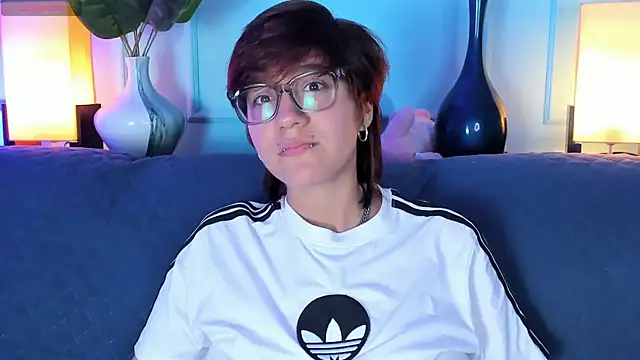 Tsuki Maru online show from 03/31/26, 08:09