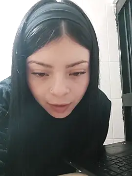 LunaJacobs online show from 12/19/25, 01:01