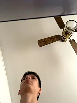 Snapshot of Luck__090 chatting on 09/08/25, 04:39 Luck 090 online show from 09/08/25, 04:39