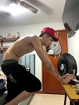 Snapshot of Luck__090 chatting on 09/19/25, 04:36 Luck 090 online show from 09/19/25, 04:36