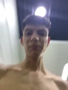 Snapshot of Luck__090 chatting on 09/21/25, 02:35 Luck 090 online show from 09/21/25, 02:35