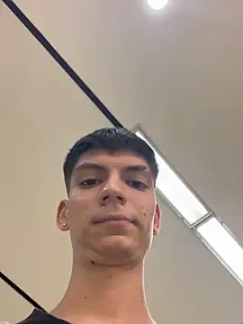 Snapshot of Luck__090 chatting on 09/22/25, 01:40 Luck 090 online show from 09/22/25, 01:40