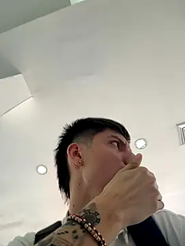 Snapshot of Luck__090 chatting on 09/24/25, 04:10 Luck 090 online show from 09/24/25, 04:10