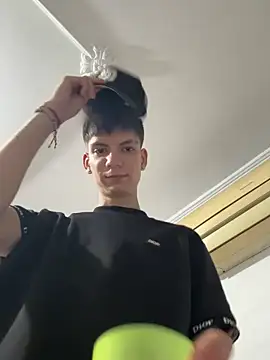 Snapshot of Luck__090 chatting on 09/26/25, 05:11 Luck 090 online show from 09/26/25, 05:11