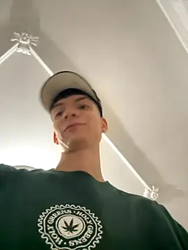 Snapshot of Luck__090 chatting on 10/03/25, 01:24 Luck 090 online show from 10/03/25, 01:24