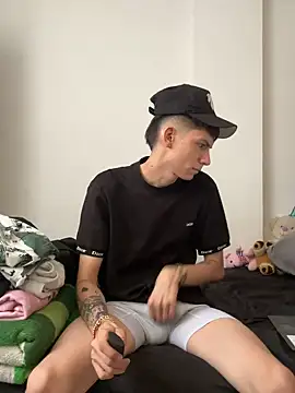 Snapshot of Luck__090 chatting on 10/03/25, 01:30 Luck 090 online show from 10/03/25, 01:30