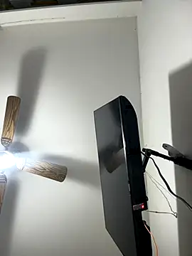 Snapshot of Luck__090 chatting on 10/08/25, 04:32 Luck 090 online show from 10/08/25, 04:32