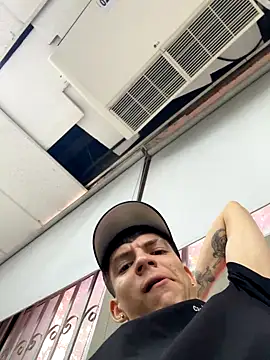 Snapshot of Luck__090 chatting on 10/09/25, 06:17 Luck 090 online show from 10/09/25, 06:17