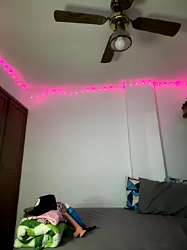 Snapshot of Luck__090 chatting on 10/16/25, 02:01 Luck 090 online show from 10/16/25, 02:01