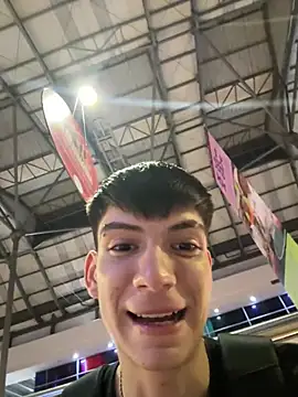 Snapshot of Luck__090 chatting on 02/25/26, 01:37 Luck 090 online show from 02/25/26, 01:37