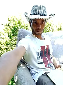 Snapshot of AlphaAlterX chatting on 09/09/25, 01:21 AlphaAlterX online show from 09/09/25, 01:21