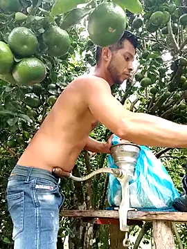 Snapshot of AlphaAlterX chatting on 10/04/25, 09:46 AlphaAlterX online show from 10/04/25, 09:46