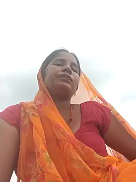 Snapshot of Hot_Seema83 chatting on 11/04/25, 08:24 Hot Seema83 online show from 11/04/25, 08:24
