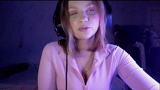 Snapshot of pr_In_cess_ chatting on 09/17/25, 08:32 pr In cess  online show from 09/17/25, 08:32