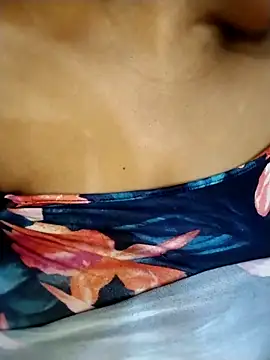 BeverlyQueen14 online show from 12/14/25, 11:15