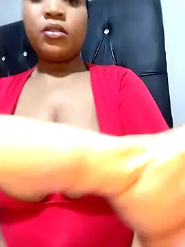 BeverlyQueen14 online show from 12/16/25, 09:31