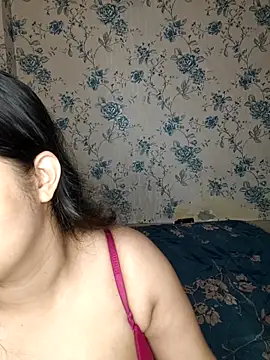 Snapshot of priyaverma00 chatting on 05/12/26, 08:17 priyaverma00 online show from 05/12/26, 08:17