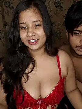 Snapshot of priyaverma00 chatting on 05/17/26, 06:04 priyaverma00 online show from 05/17/26, 06:04