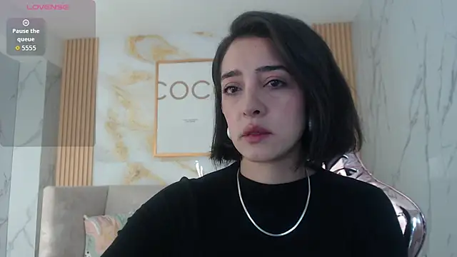 sara lopez s online show from 10/24/25, 01:29