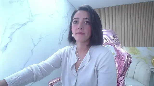 sara lopez s online show from 11/04/25, 01:43