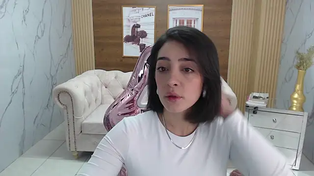 Snapshot of sara_lopez_s chatting on 02/27/26, 01:22 sara lopez s online show from 02/27/26, 01:22