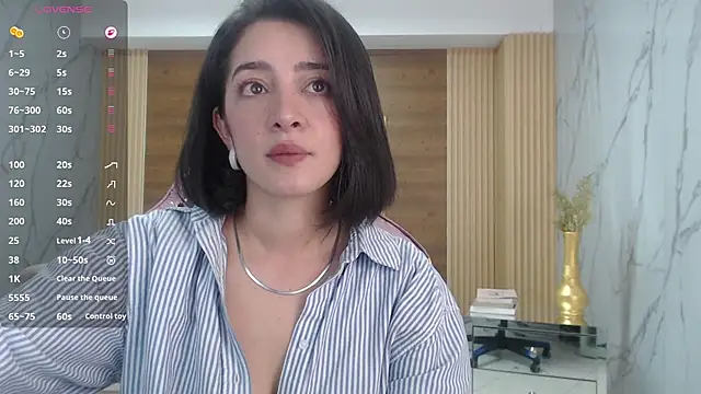 sara lopez s online show from 03/24/26, 01:38