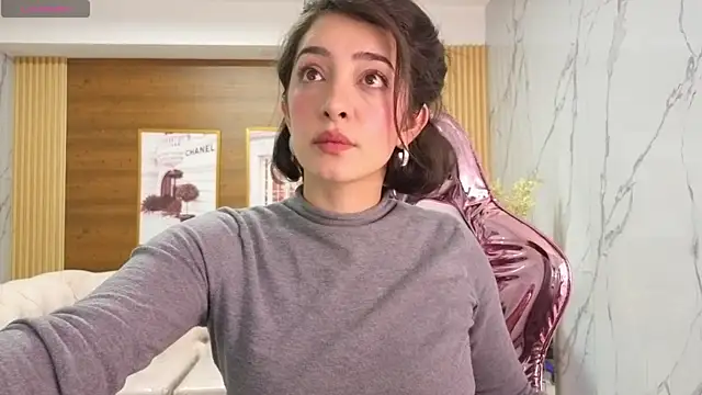 sara lopez s online show from 05/25/26, 02:01