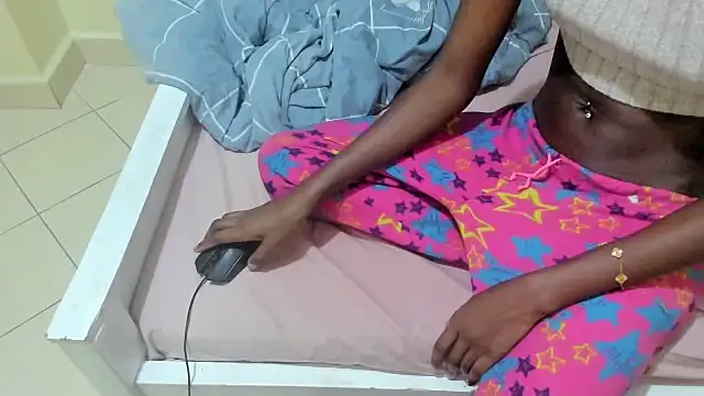 mapeees online show from 12/02/25, 12:05