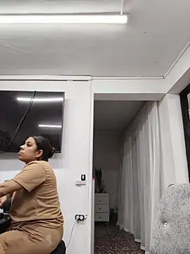 GabyMontenegro online show from 05/15/26, 10:28