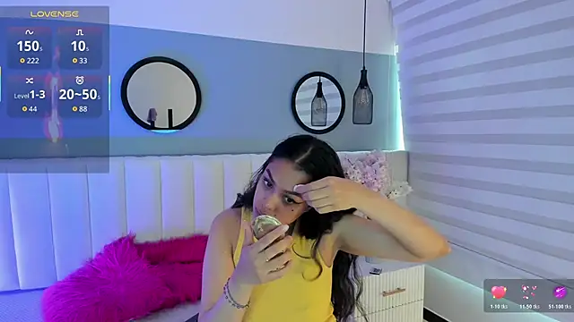 Mila Hank  online show from 11/26/25, 12:17