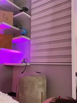 Mila Hank  online show from 02/06/26, 12:59