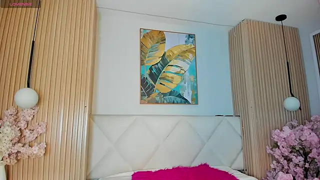 Mila Hank  online show from 06/04/26, 01:17