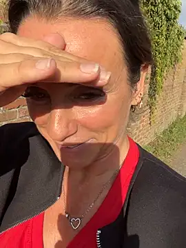 Snapshot of Justnani001 chatting on 09/21/25, 03:02 Justnani001 online show from 09/21/25, 03:02