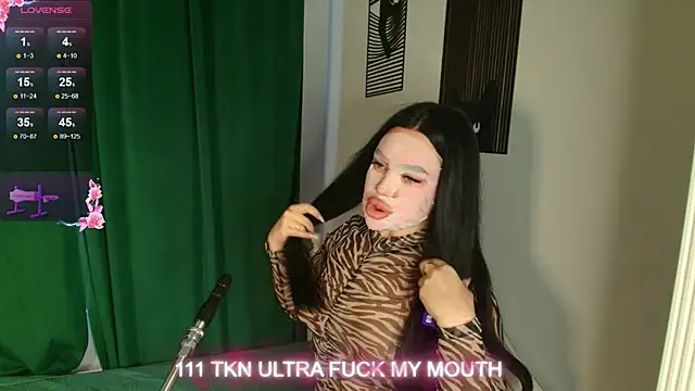 Snapshot of katerine_Monroe chatting on 09/20/25, 05:19 katerine Monroe online show from 09/20/25, 05:19