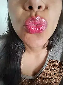 KittyHoleshot87 online show from 09/10/25, 04:07