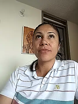 KittyHoleshot87 online show from 10/06/25, 05:54