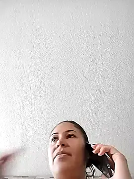 KittyHoleshot87 online show from 10/10/25, 02:27