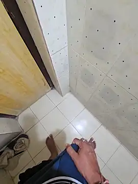 Snapshot of Gamecoc chatting on 10/14/25, 05:58 Gamecoc online show from 10/14/25, 05:58