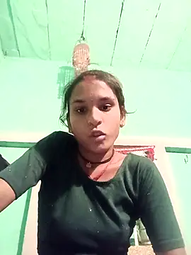 Snapshot of Idhika_Jha chatting on 10/07/25, 03:20 Idhika Jha online show from 10/07/25, 03:20