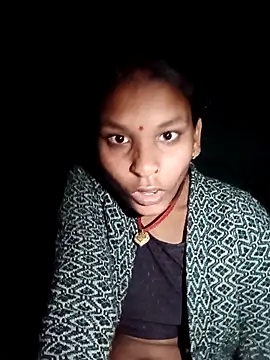 Snapshot of Idhika_Jha chatting on 11/22/25, 01:15 Idhika Jha online show from 11/22/25, 01:15