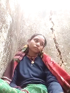 Snapshot of Idhika_Jha chatting on 11/27/25, 01:18 Idhika Jha online show from 11/27/25, 01:18