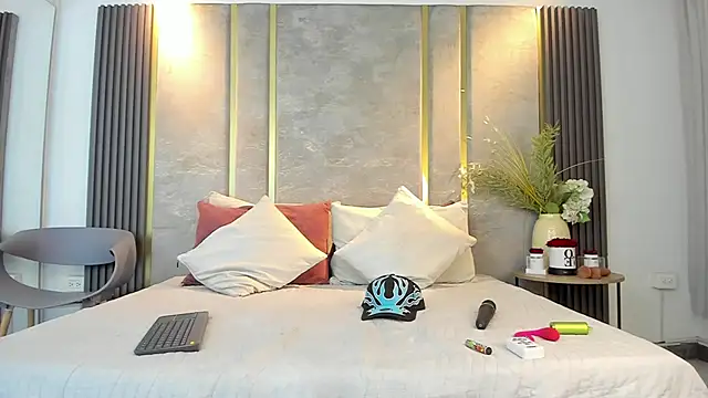 Snapshot of NikoStone_ chatting on 06/11/26, 01:49 NikoStone online show from 06/11/26, 01:49