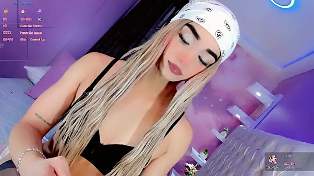 Snapshot of Nauthy_girl chatting on 05/19/26, 12:33 Nauthy girl online show from 05/19/26, 12:33