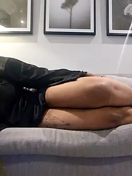 trickyOne online show from 12/17/25, 06:47