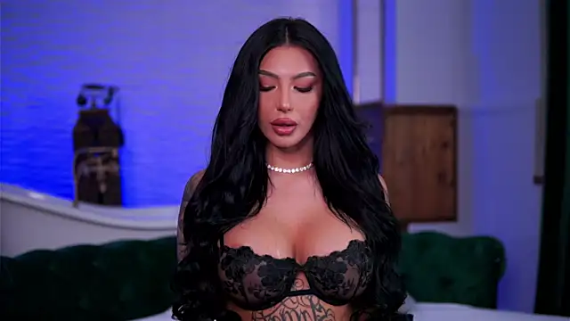 AishaaDevoe online show from 12/17/25, 07:53