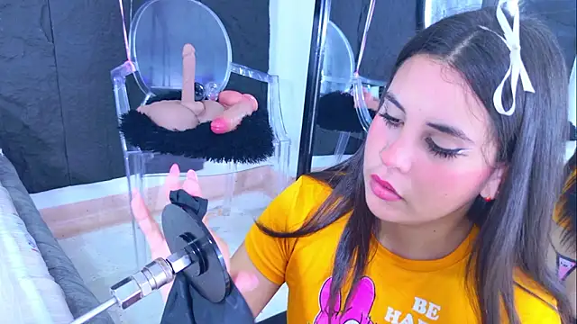 Snapshot of LizzyOlsen chatting on 02/03/26, 04:32 LizzyOlsen online show from 02/03/26, 04:32